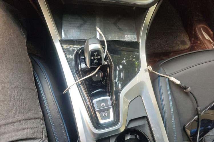 Used Lynk & Co 01 2017 2.0T Two-Wheel Drive Pro Edition Gear Lever