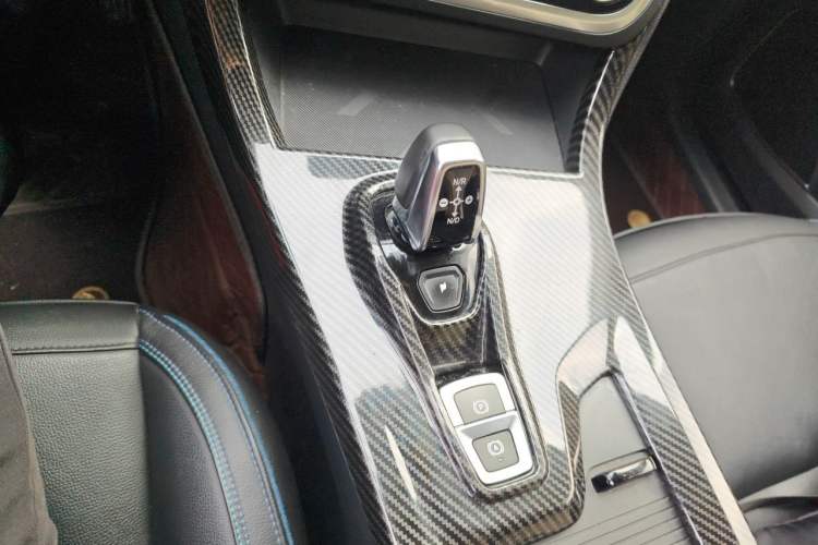 Used Lynk & Co 01 2017 2.0T Two-Wheel Drive Pro Edition Gear Lever