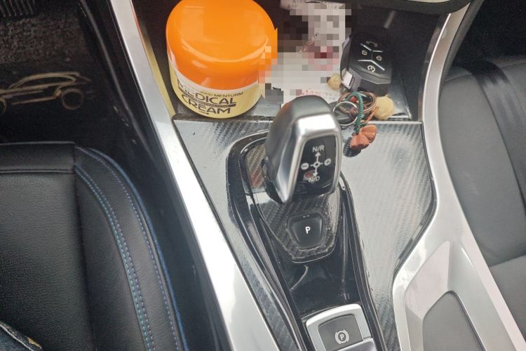 Used Lynk & Co 01 2017 2.0T Two-Wheel Drive Pro Edition Gear Lever