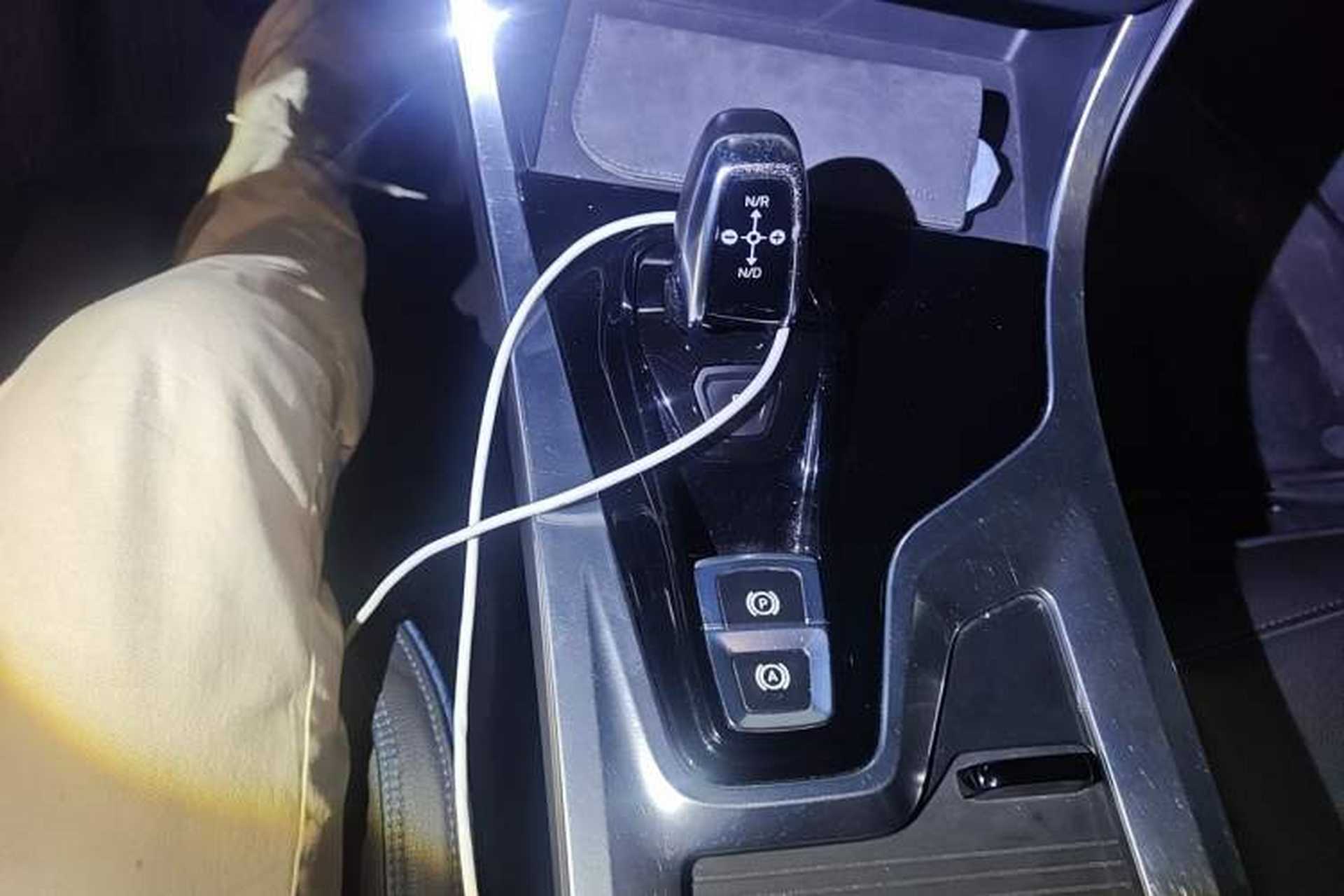 Used Lynk & Co 01 2017 2.0T Two-Wheel Drive Zhaopu Version Gear Lever