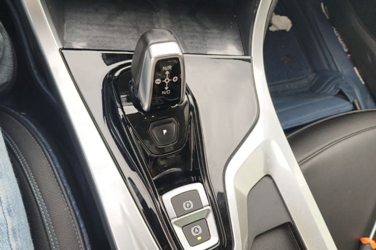 Used Lynk & Co 01 2017 2.0T Two-Wheel Drive Pro Edition Gear Lever