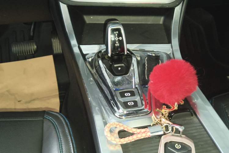 Used Lynk & Co 01 2017 2.0T Two-Wheel Drive Zhaopu Version Gear Lever