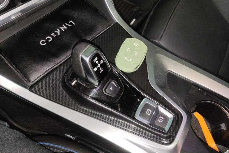 Used Lynk & Co 01 2017 2.0T Two-Wheel Drive Zhaopu Version Gear Lever