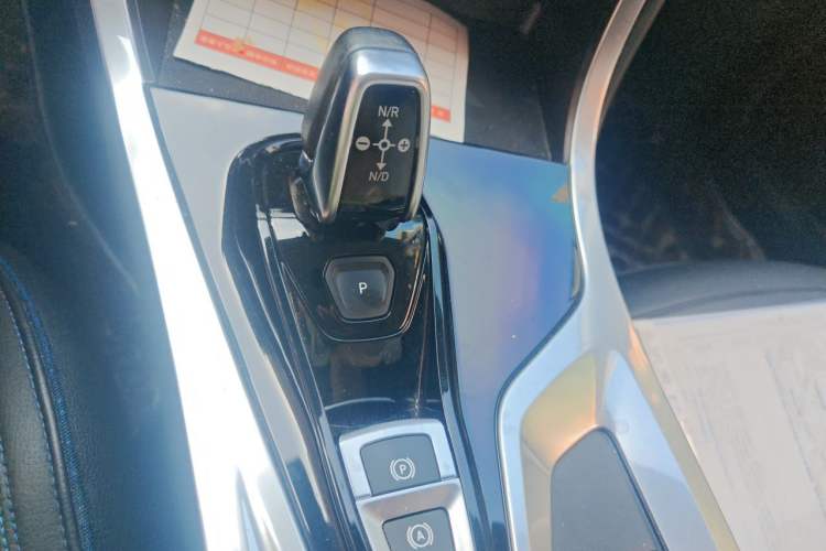 Used Lynk & Co 01 2017 2.0T Two-Wheel Drive Pro Edition Gear Lever