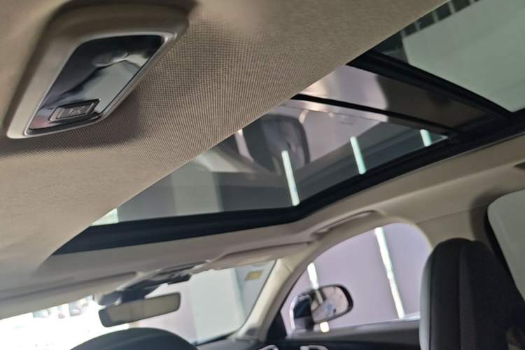 Used Lynk & Co 01 2017 2.0T Two-Wheel Drive Zhaopu Version Headliner