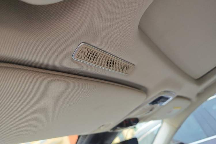 Used Lynk & Co 01 2017 2.0T Two-Wheel Drive Pro Edition Headliner