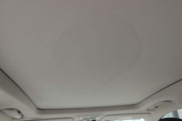 Used Lynk & Co 01 2017 2.0T Two-Wheel Drive Pro Edition Headliner