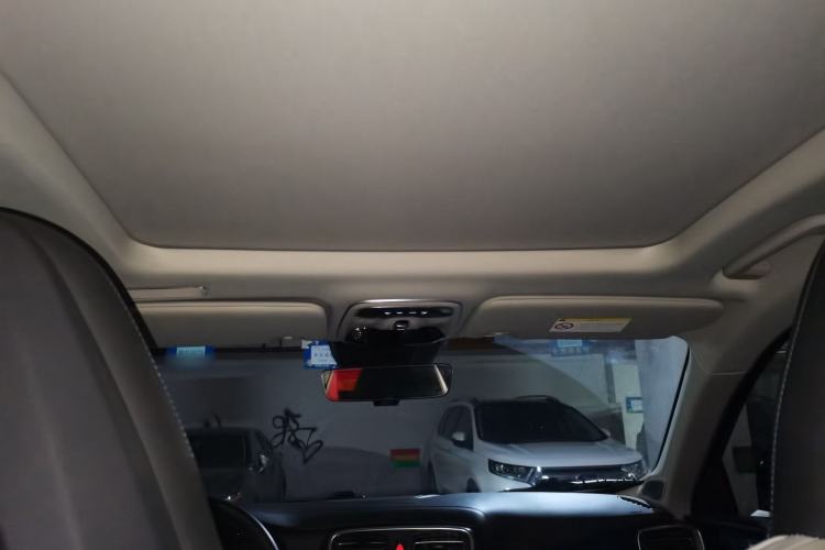 Used Lynk & Co 01 2017 2.0T Two-Wheel Drive Pro Edition Headliner