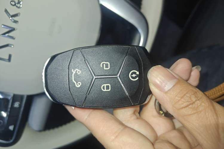 Used Lynk & Co 01 2017 2.0T Two-Wheel Drive Zhaopu Version Interior 1