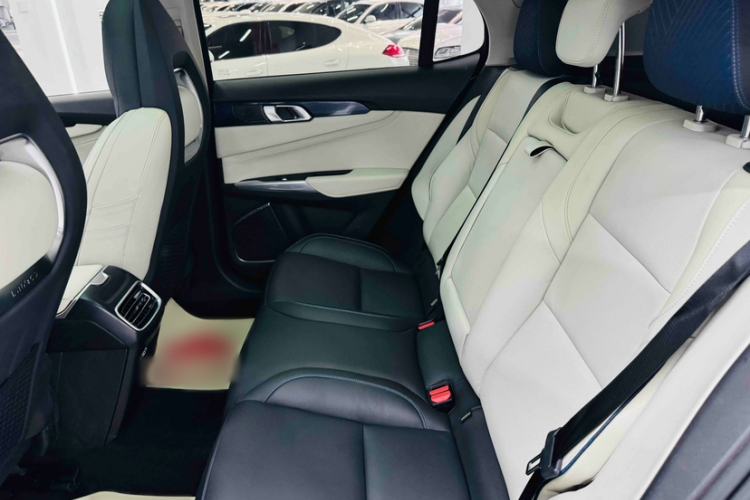 Used Lynk & Co 01 2017 2.0T Two-Wheel Drive Zhaopu Version Interior 1