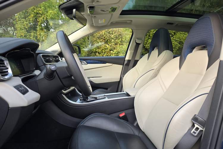 Used Lynk & Co 01 2017 2.0T Two-Wheel Drive Zhaopu Version Interior 1