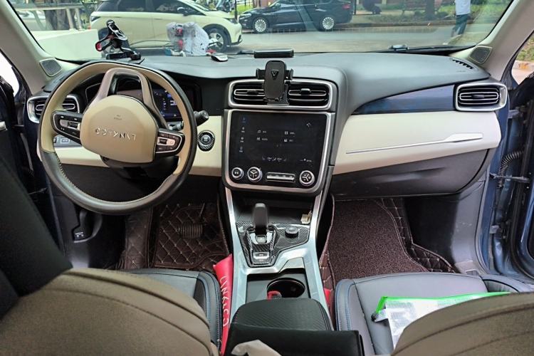 Used Lynk & Co 01 2017 2.0T Two-Wheel Drive Zhaopu Version Interior 2