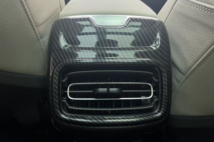 Used Lynk & Co 01 2017 2.0T Two-Wheel Drive Zhaopu Version Interior 3
