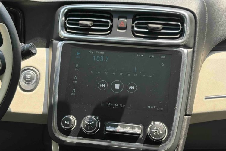 Used Lynk & Co 01 2017 2.0T Two-Wheel Drive Zhaopu Version Interior 4