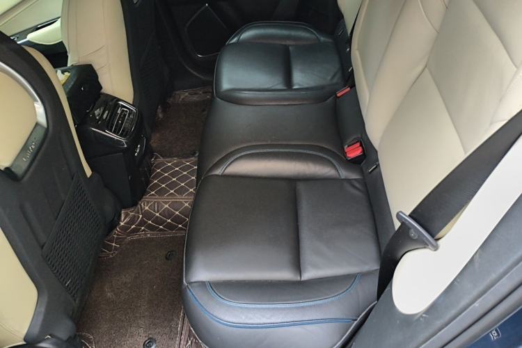 Used Lynk & Co 01 2017 2.0T Two-Wheel Drive Zhaopu Version Interior 4