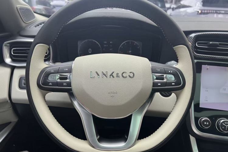 Used Lynk & Co 01 2017 2.0T Two-Wheel Drive Zhaopu Version Interior 7