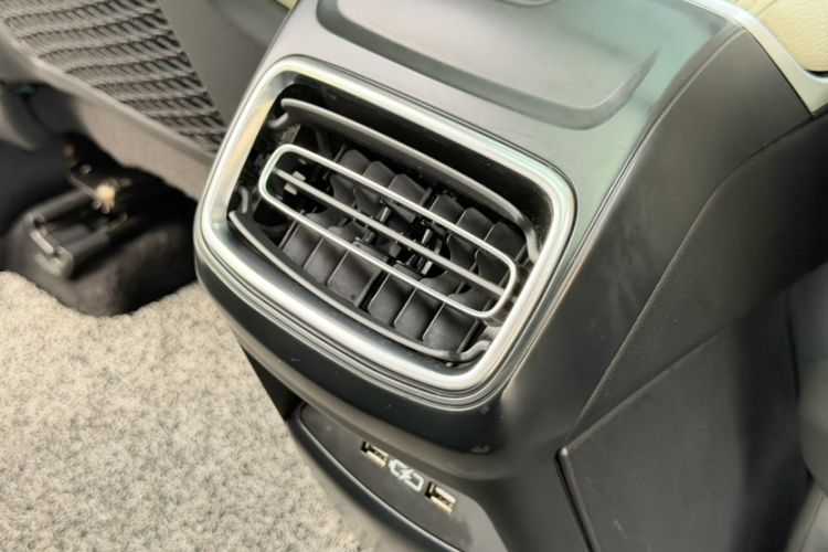 Used Lynk & Co 01 2017 2.0T Two-Wheel Drive Zhaopu Version Interior 8