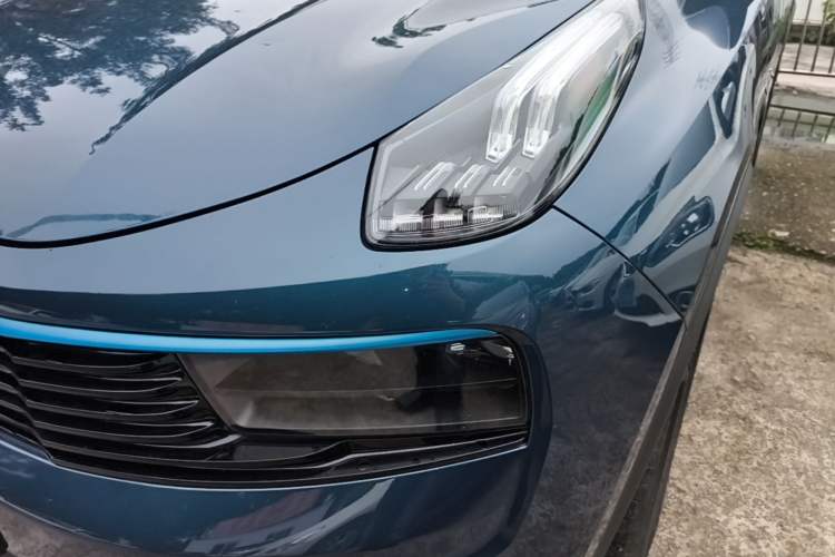 Used Lynk & Co 01 2017 2.0T Two-Wheel Drive Zhaopu Version Left Front Headlight