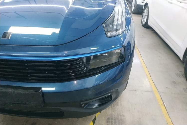 Used Lynk & Co 01 2017 2.0T Two-Wheel Drive Zhaopu Version Left Front Headlight