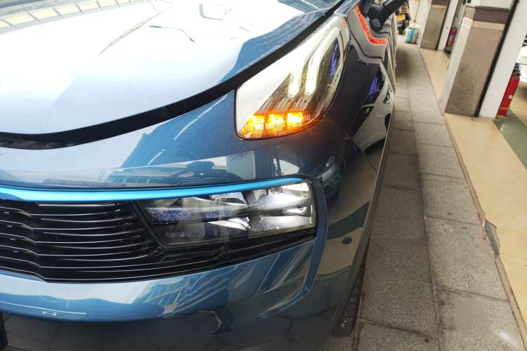 Used Lynk & Co 01 2017 2.0T Two-Wheel Drive Zhaopu Version Left Front Headlight