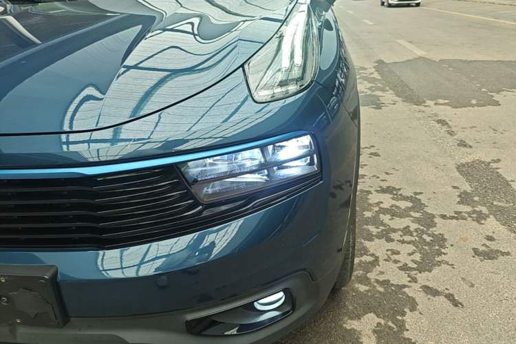 Used Lynk & Co 01 2017 2.0T Two-Wheel Drive Zhaopu Version Left Front Headlight