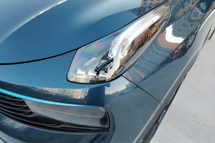 Used Lynk & Co 01 2017 2.0T Two-Wheel Drive Zhaopu Version Left Front Headlight