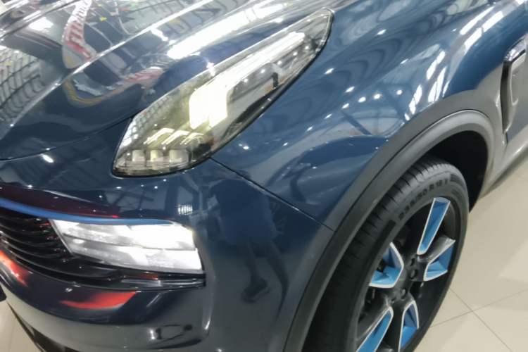 Used Lynk & Co 01 2017 2.0T Two-Wheel Drive Zhaopu Version Left Front Headlight