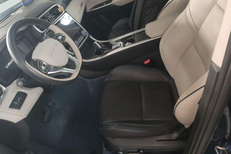 Used Lynk & Co 01 2017 2.0T Two-Wheel Drive Zhaopu Version Left Front Seat
