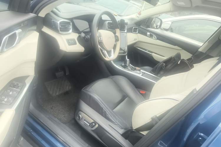 Used Lynk & Co 01 2017 2.0T Two-Wheel Drive Zhaopu Version Left Front Seat