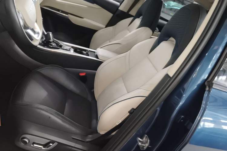 Used Lynk & Co 01 2017 2.0T Two-Wheel Drive Zhaopu Version Left Front Seat