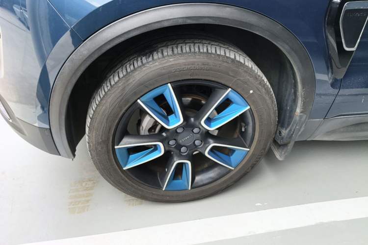 Used Lynk & Co 01 2017 2.0T Two-Wheel Drive Zhaopu Version Left Front Wheel Hub