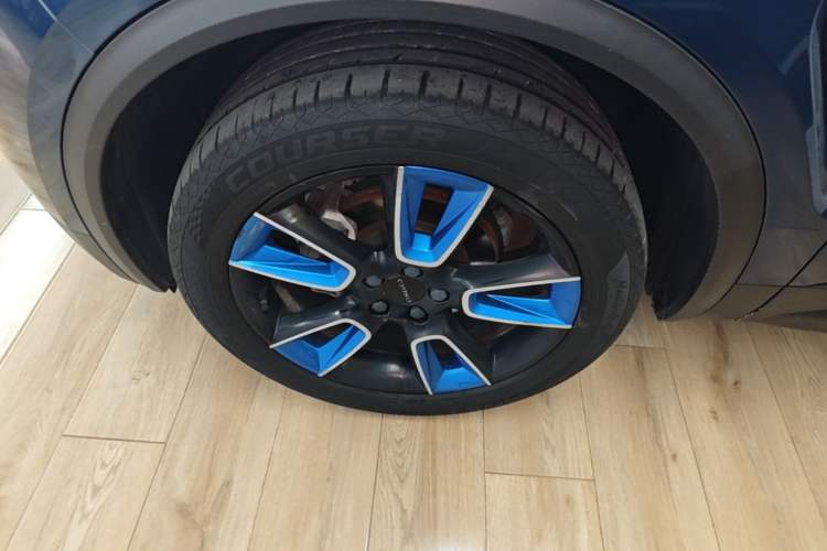 Used Lynk & Co 01 2017 2.0T Two-Wheel Drive Zhaopu Version Left Front Wheel Hub