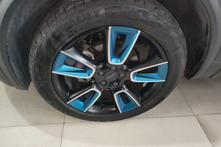 Used Lynk & Co 01 2017 2.0T Two-Wheel Drive Zhaopu Version Left Front Wheel Hub