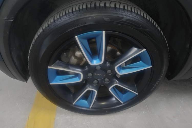 Used Lynk & Co 01 2017 2.0T Two-Wheel Drive Zhaopu Version Left Front Wheel Hub