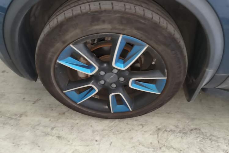 Used Lynk & Co 01 2017 2.0T Two-Wheel Drive Zhaopu Version Left Front Wheel Hub