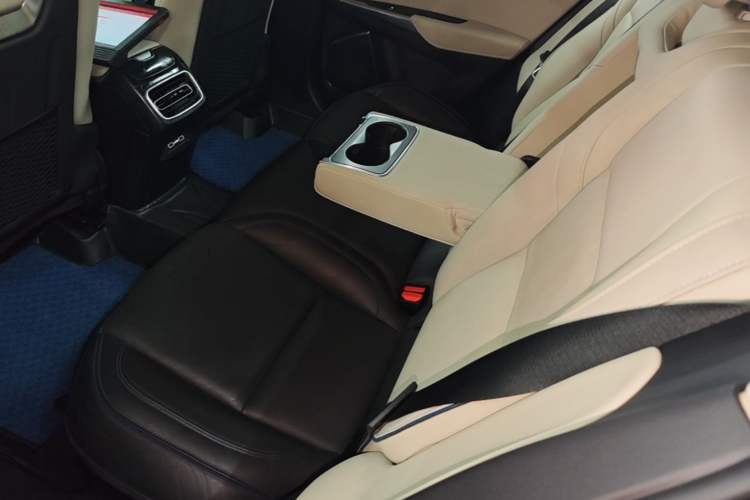Used Lynk & Co 01 2017 2.0T Two-Wheel Drive Zhaopu Version Left Rear Seat