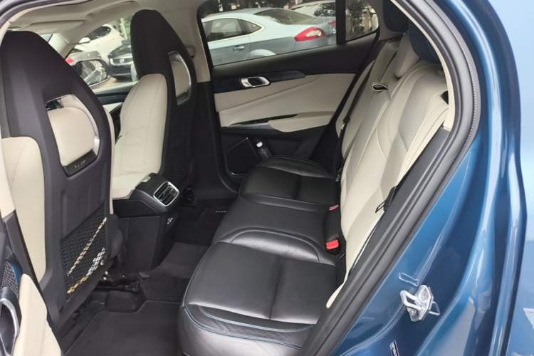 Used Lynk & Co 01 2017 2.0T Two-Wheel Drive Zhaopu Version Left Rear Seat