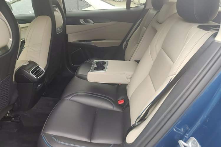 Used Lynk & Co 01 2017 2.0T Two-Wheel Drive Zhaopu Version Left Rear Seat