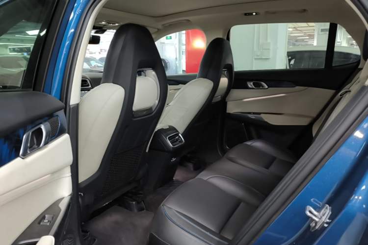 Used Lynk & Co 01 2017 2.0T Two-Wheel Drive Zhaopu Version Left Rear Seat