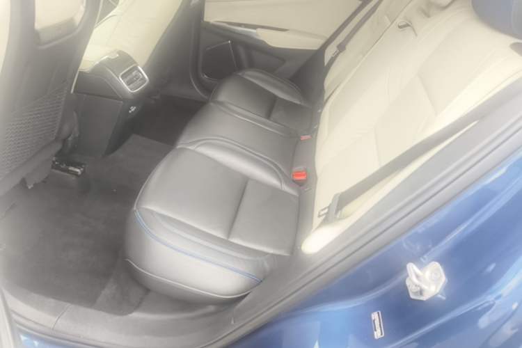 Used Lynk & Co 01 2017 2.0T Two-Wheel Drive Zhaopu Version Left Rear Seat