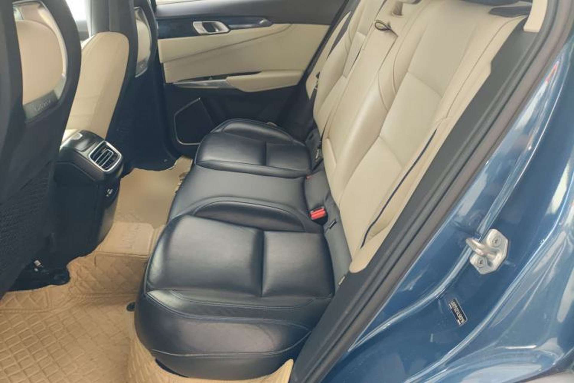 Used Lynk & Co 01 2017 2.0T Two-Wheel Drive Zhaopu Version Left Rear Seat