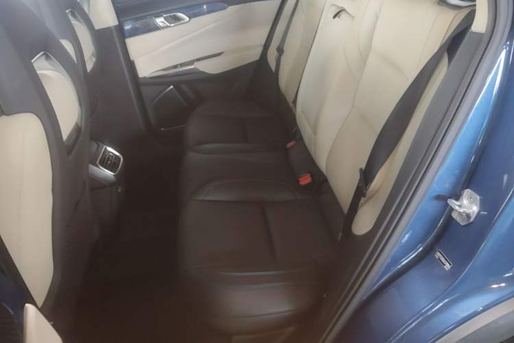 Used Lynk & Co 01 2017 2.0T Two-Wheel Drive Zhaopu Version Left Rear Seat