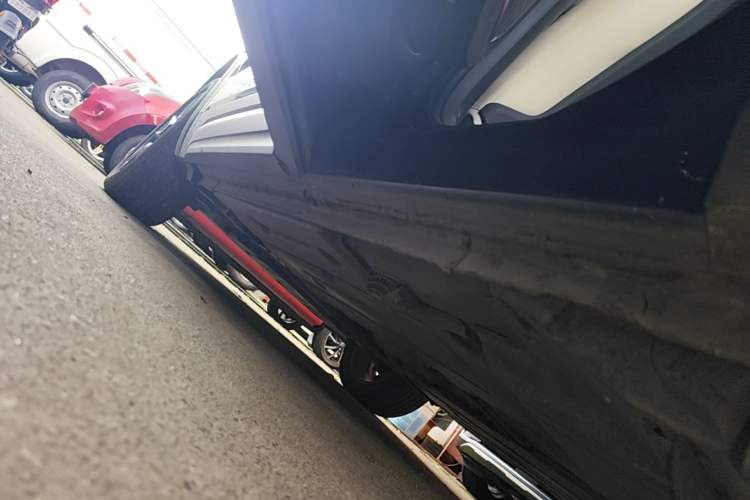 Used Lynk & Co 01 2017 2.0T Two-Wheel Drive Zhaopu Version Left Side Sill