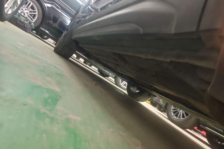 Used Lynk & Co 01 2017 2.0T Two-Wheel Drive Zhaopu Version Left Side Sill