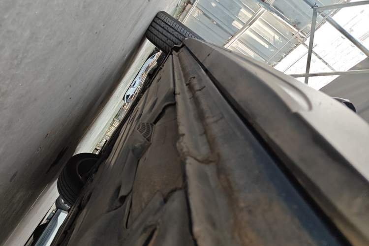 Used Lynk & Co 01 2017 2.0T Two-Wheel Drive Zhaopu Version Left Side Sill
