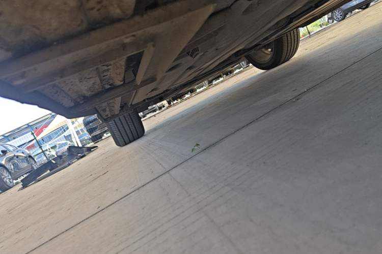 Used Lynk & Co 01 2017 2.0T Two-Wheel Drive Zhaopu Version Left Side Sill