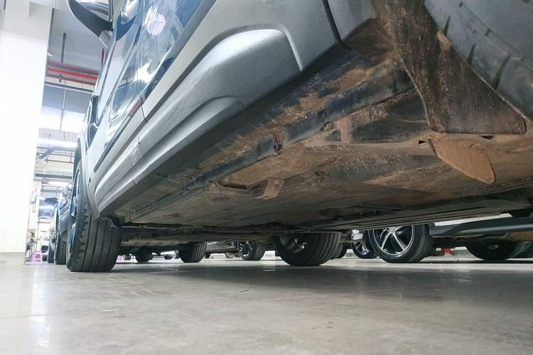 Used Lynk & Co 01 2017 2.0T Two-Wheel Drive Zhaopu Version Left Side Sill