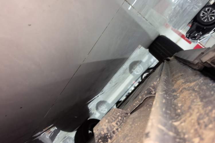 Used Lynk & Co 01 2017 2.0T Two-Wheel Drive Zhaopu Version Left Side Sill