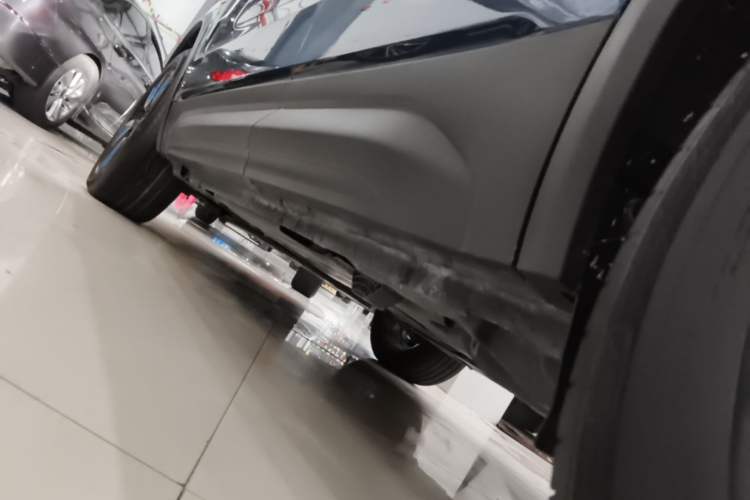 Used Lynk & Co 01 2017 2.0T Two-Wheel Drive Zhaopu Version Left Side Sill
