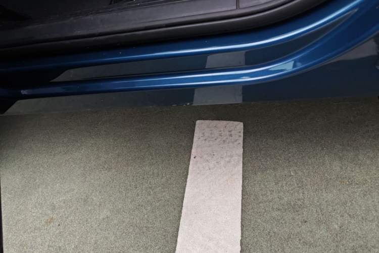 Used Lynk & Co 01 2017 2.0T Two-Wheel Drive Zhaopu Version Left Side Sill